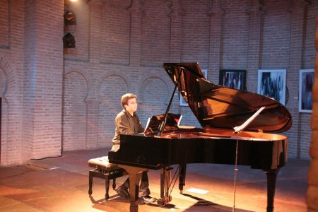 Guillermo Villanueva - Historias de Piano