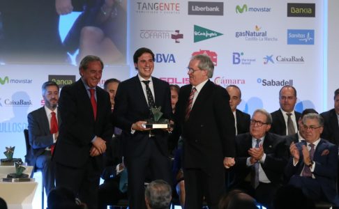GUILLERMO VILLANUEVA GALARDONADO COMO JOVEN EMPRESARIO DEL AÑO