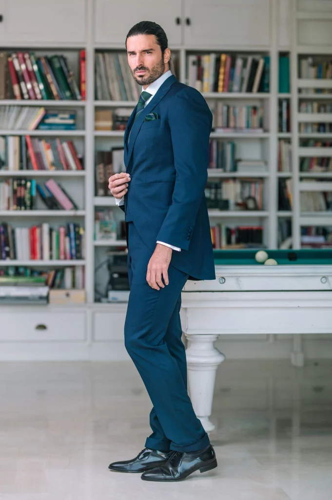 Traje de novio chaqué azul Merlo 2026 Guillermo Villanueva