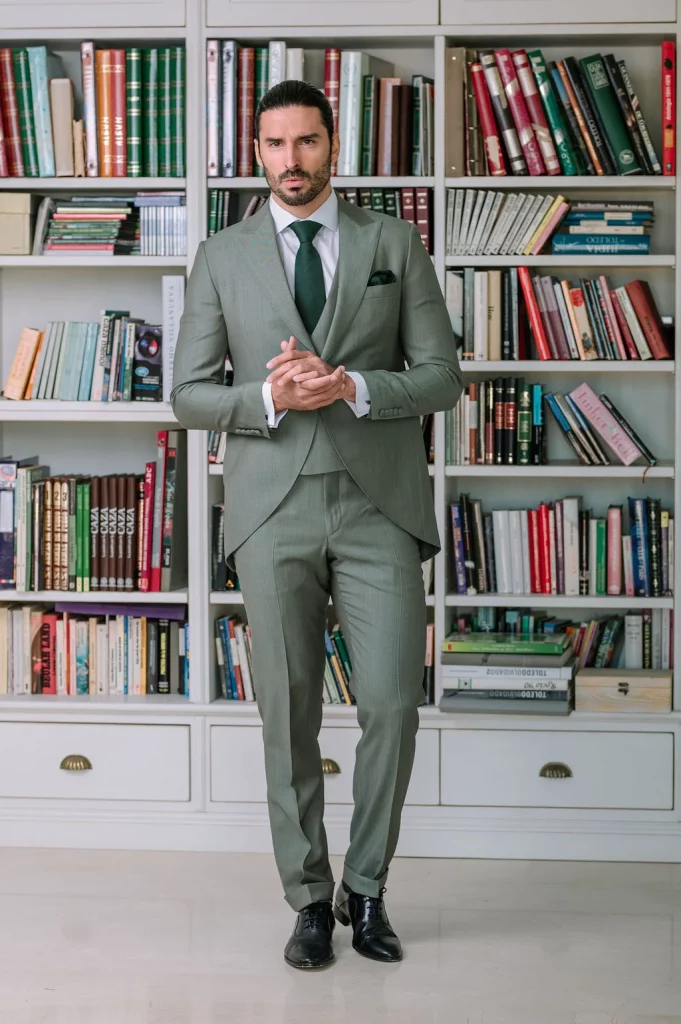 Chaqué tres piezas LIMSE de la colección 2026, traje de novio Guillermo Villanueva.