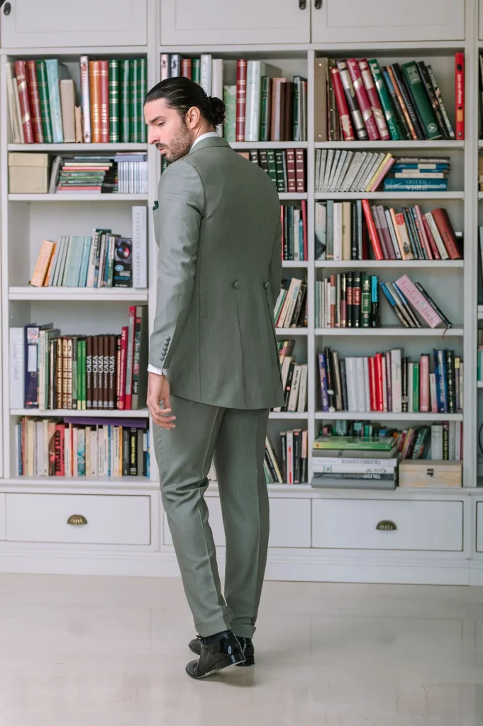 Chaqué tres piezas para novio modelo LIMSE, diseño elegante 2026 Guillermo Villanueva.