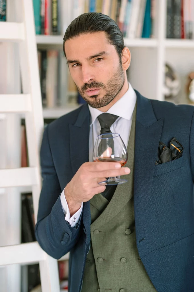 Chaqué corto azul Soluco 2026 textura tejido