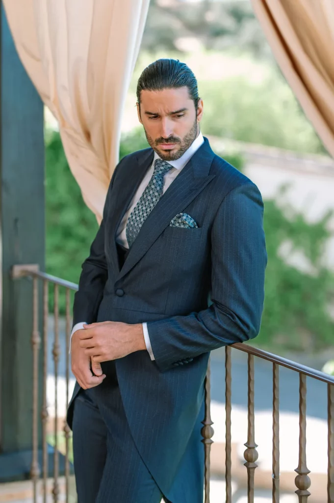 Chaqué azul de rayas modelo Birdelo con chaleco coordinado