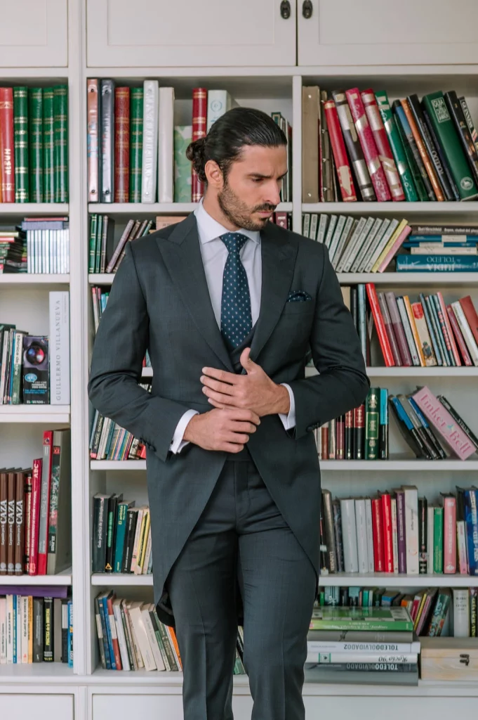 Chaqué de novio gris Cuadrillé con chaleco en el mismo tejido