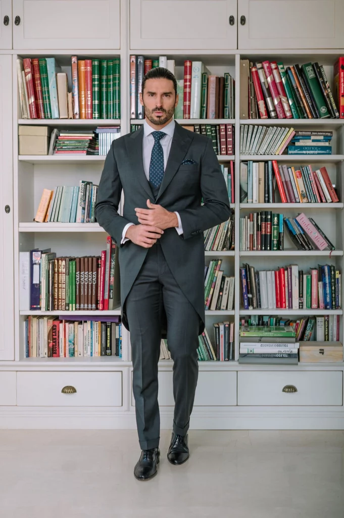 Traje de ceremonia chaqué Cuadrillé en gris diseñado por Guillermo Villanueva