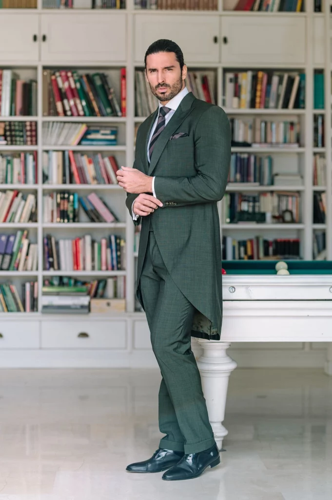 Chaqué largo verde Birde 2026 perfil del conjunto